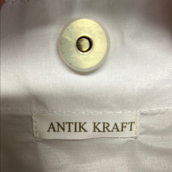 Antik Kraft White ✨🤍 Beaded Shoulder Bag with Fringe - Picture 5 of 9